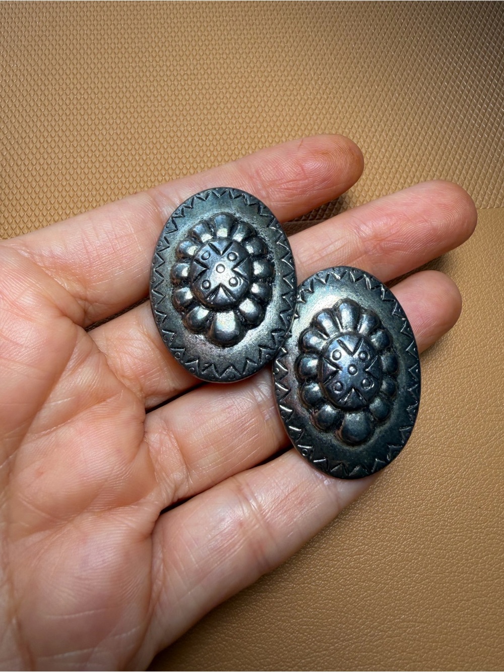 Vintage Carol Dauplaise Southwestern Stamped Silver Tone Clip Earrings